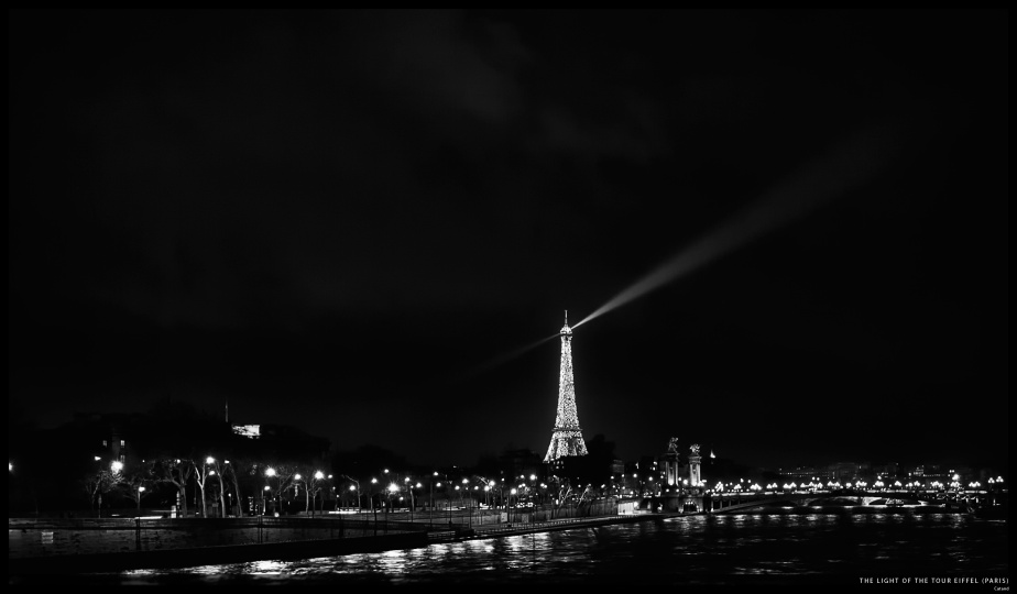 Paris - Eiffel Tower flashing lights
